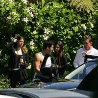 Family and guests arrive at the wedding venue of Kris Humphries and Kim Kardashian pictures | Picture 62570